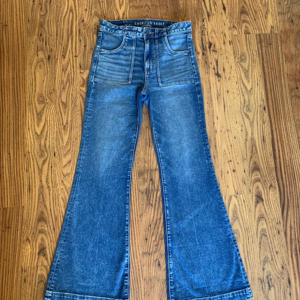American Eagle super hi-rise flare jean size 6 regular